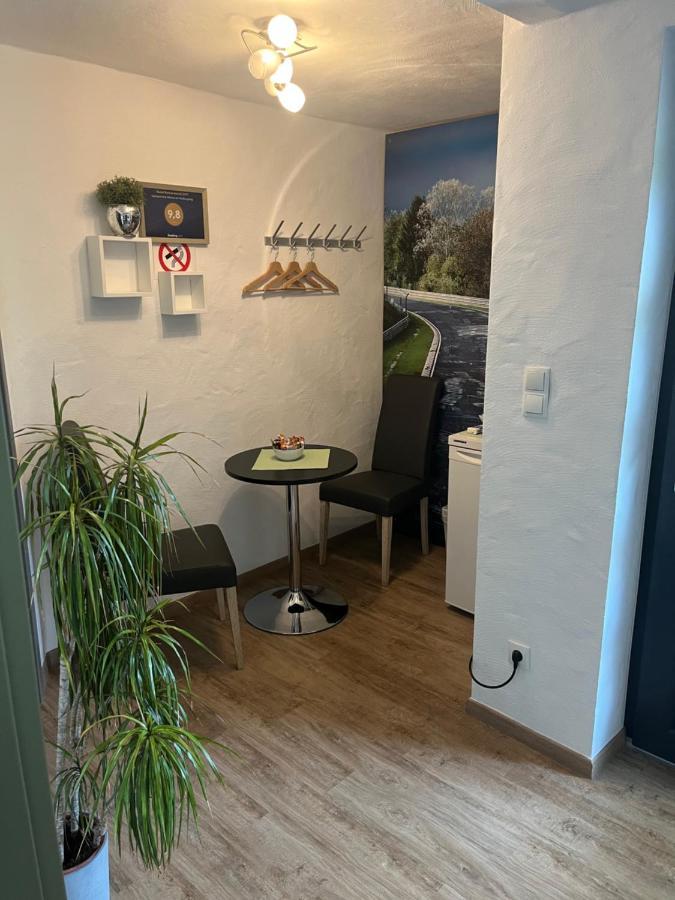 Gaestezimmer Melina Am Nuerburgring Аденау Екстериор снимка